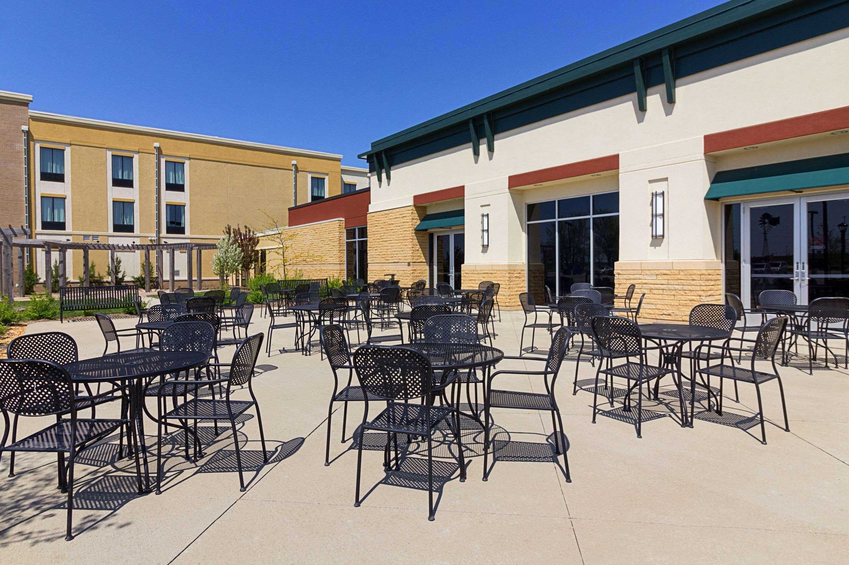 Comfort Suites & Conference Center Worthington Exterior foto