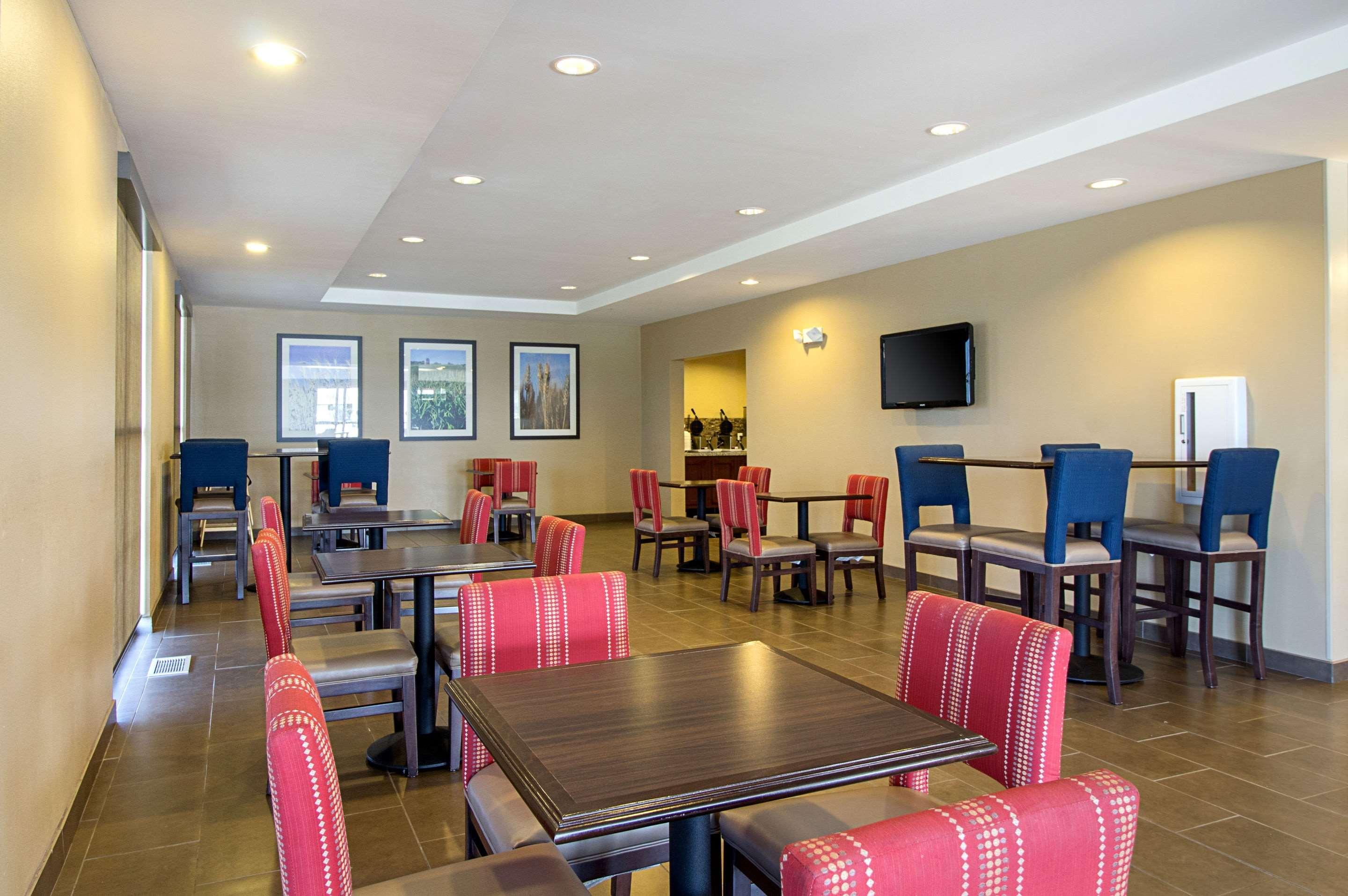 Comfort Suites & Conference Center Worthington Exterior foto
