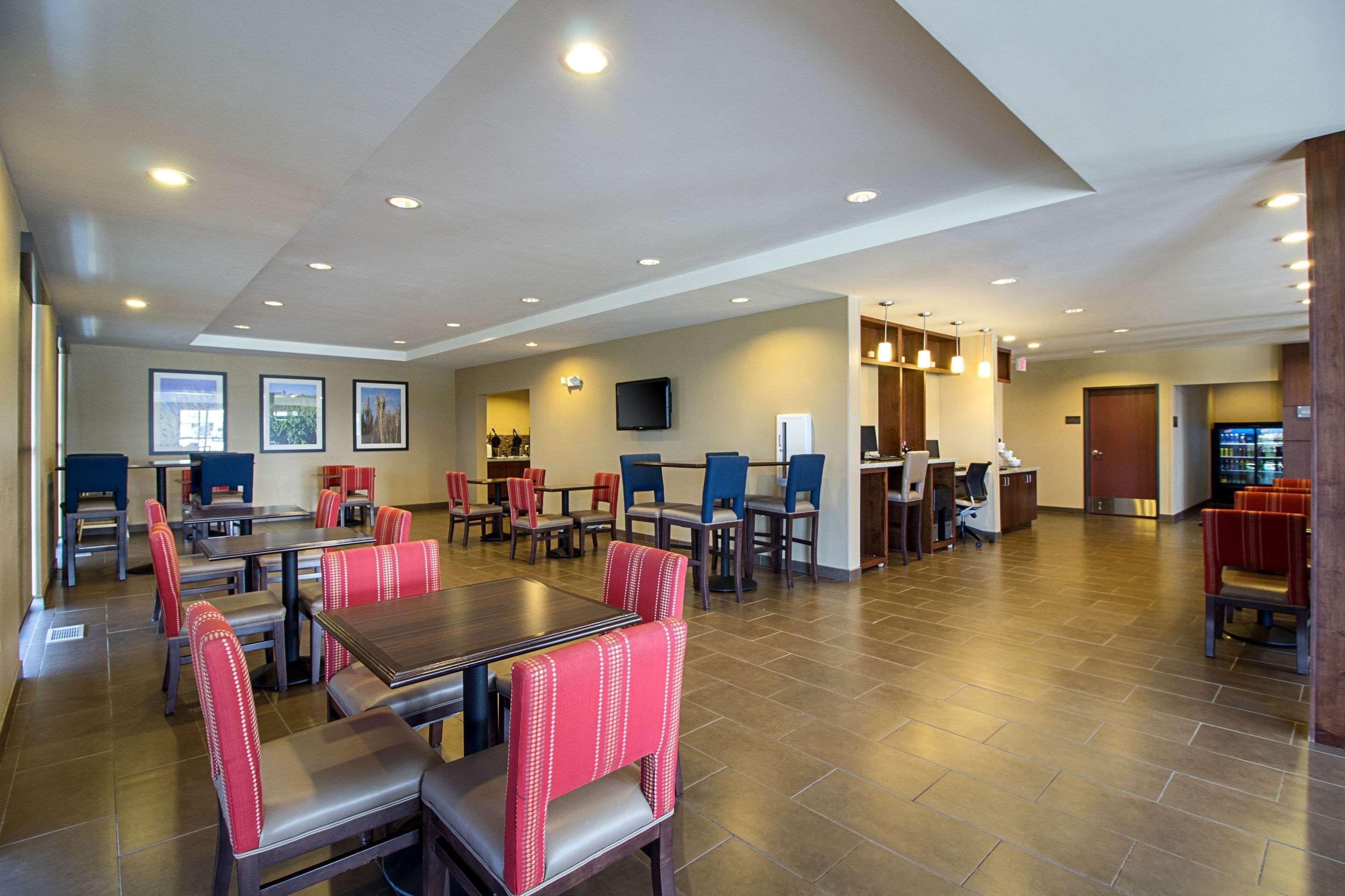 Comfort Suites & Conference Center Worthington Exterior foto